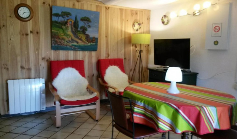 Salle � manger et coin salon